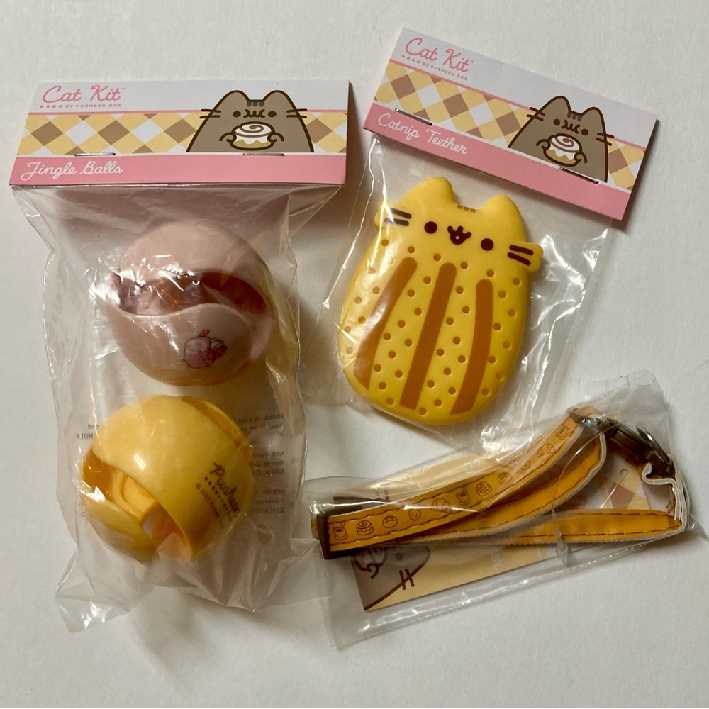 NEW✨ Bundle of 3 Pusheen Box Cat Kit Exclusive Items Toys, Teether & Collar